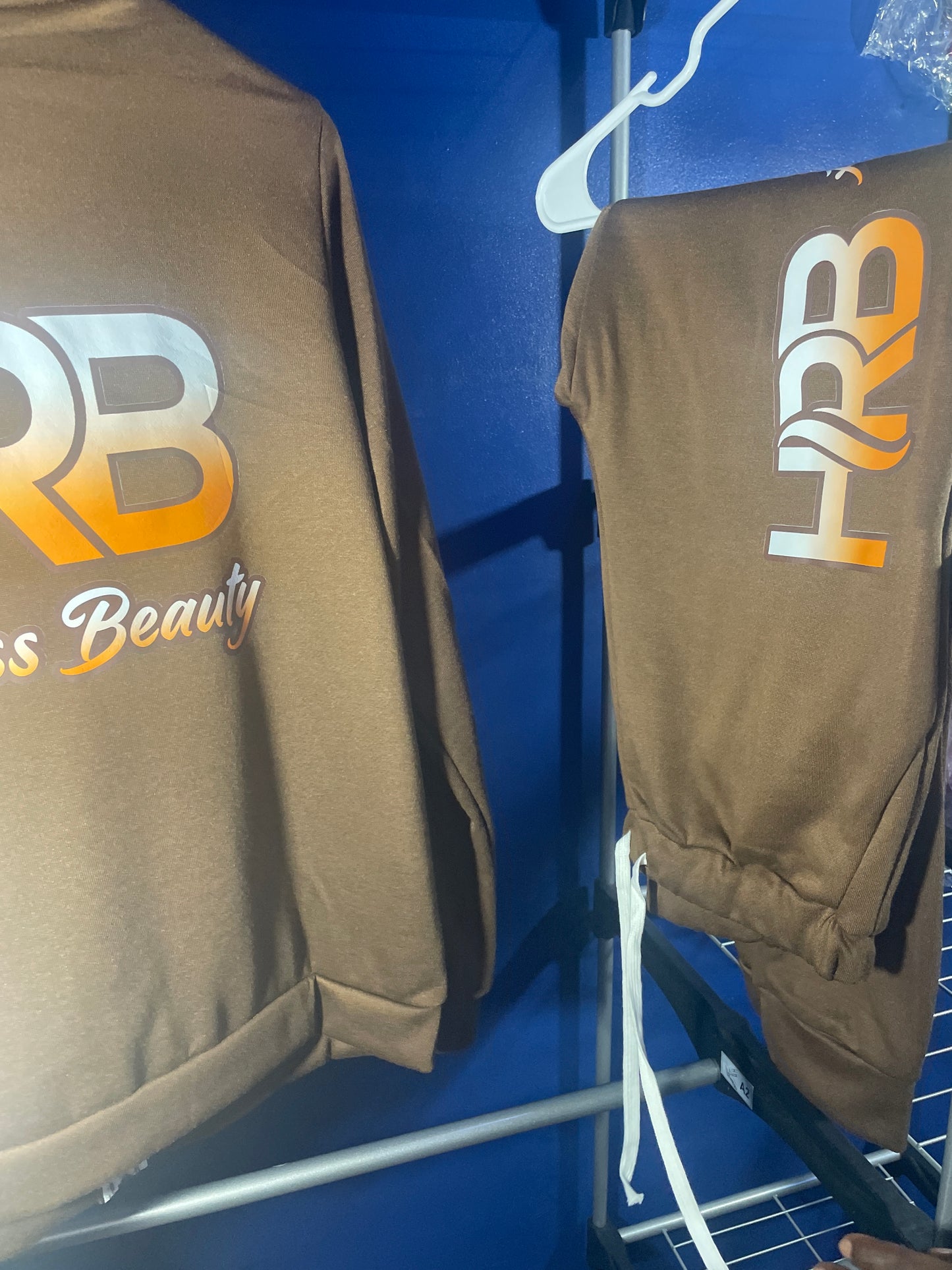 Sweatsuit Outfit (Brown)